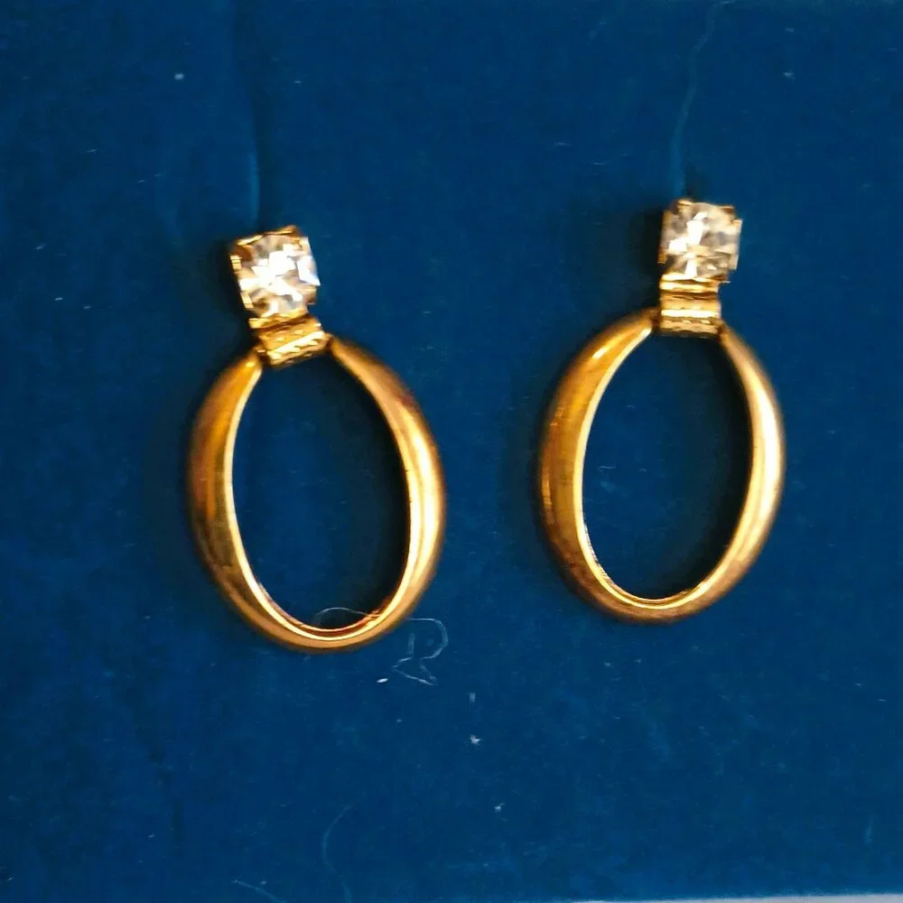 Avon Oval Dangle Post Earrings Women's Gold Tone Rhinestone Drop Earrings